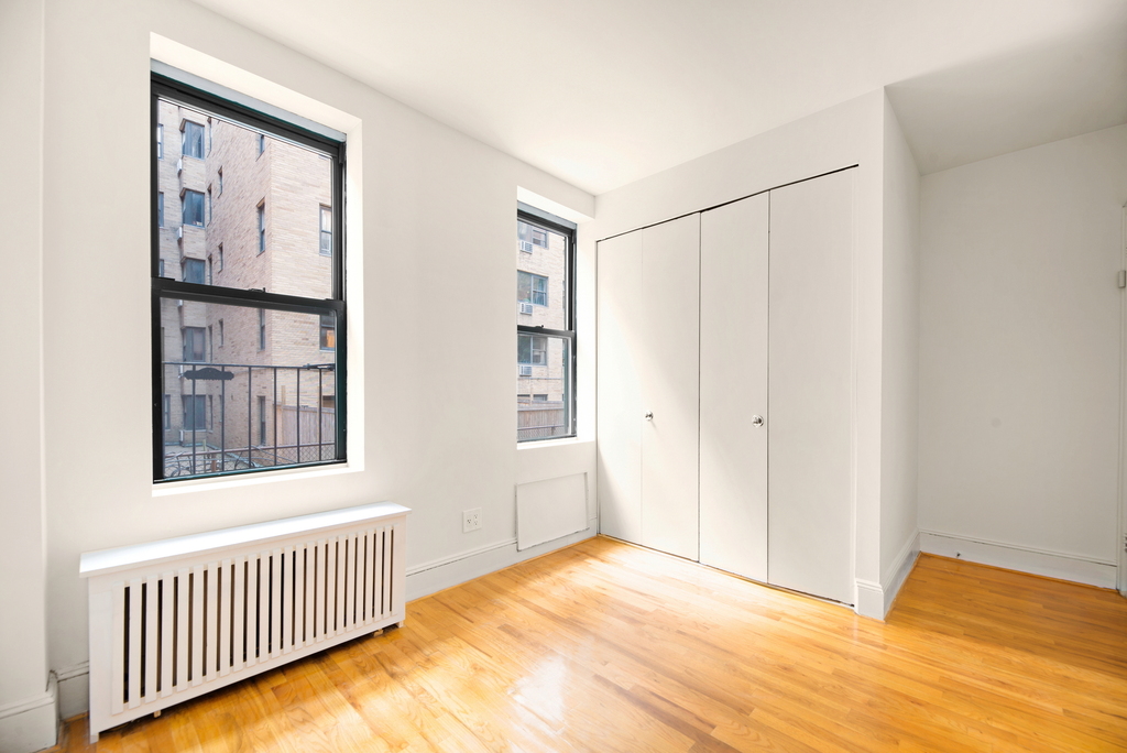 East 70th Street - Photo 4