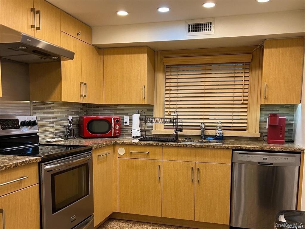 548 S Strong Avenue - Photo 10