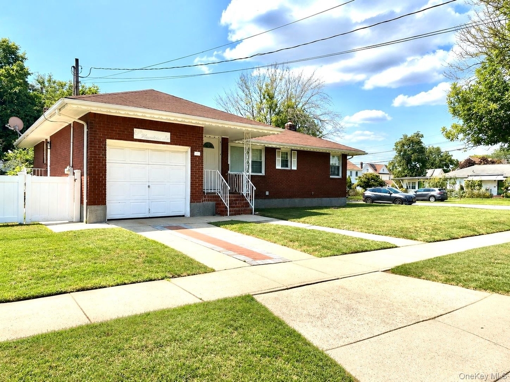 106 Kennedy Avenue - Photo 0
