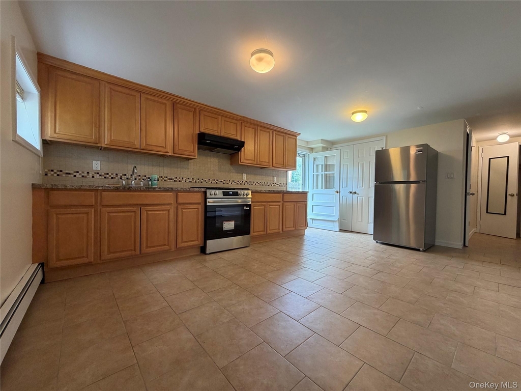 624 W Beech Street - Photo 2