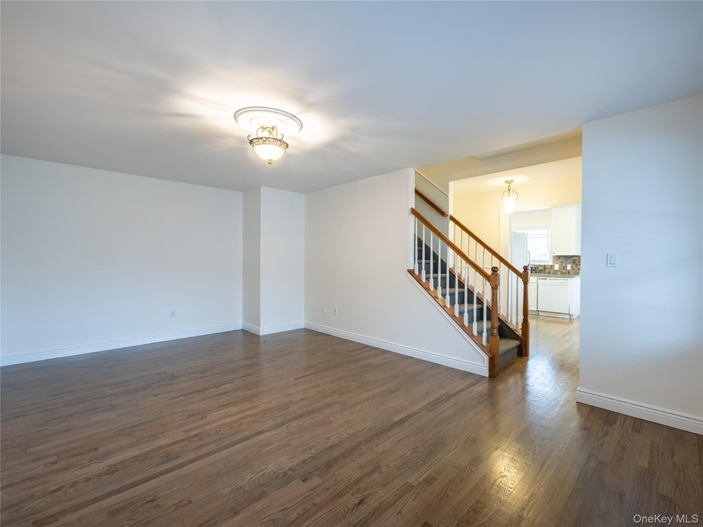 21 Marwood Road N - Photo 6