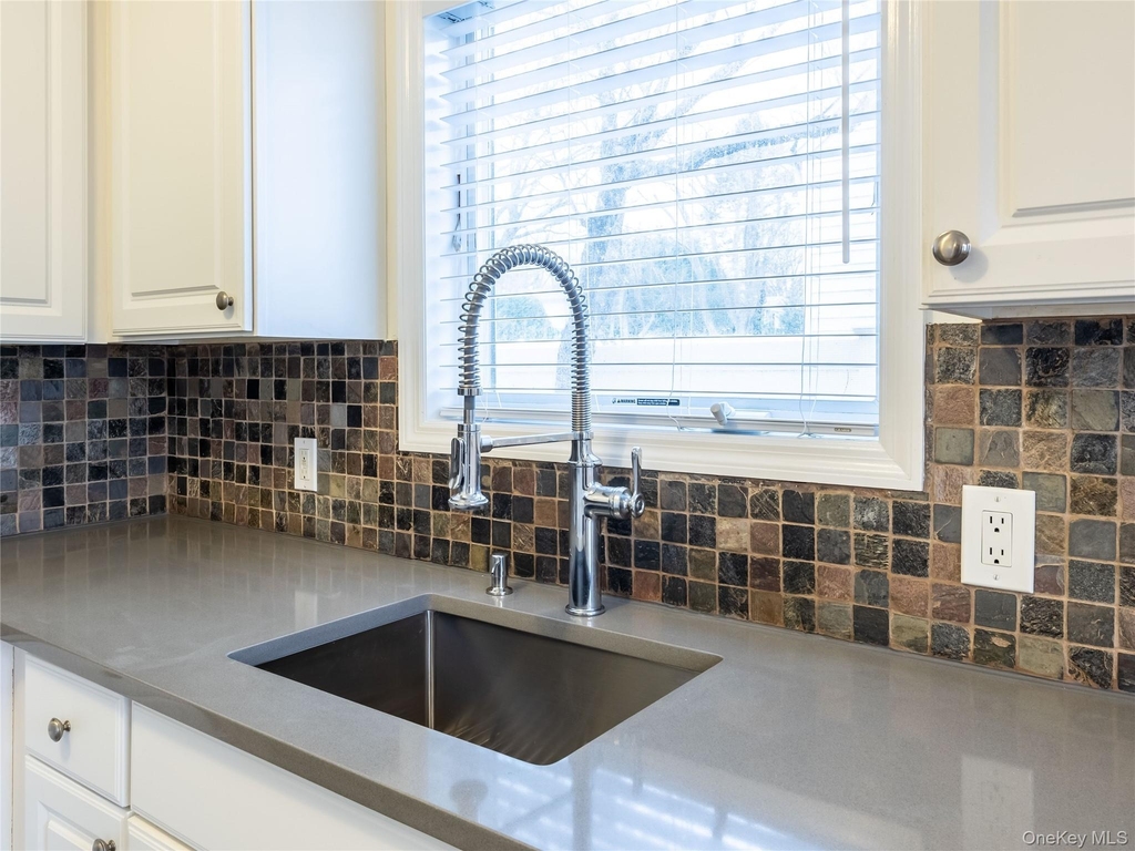 21 Marwood Road N - Photo 4