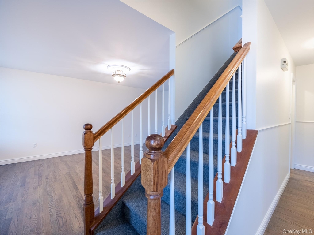 21 Marwood Road N - Photo 7