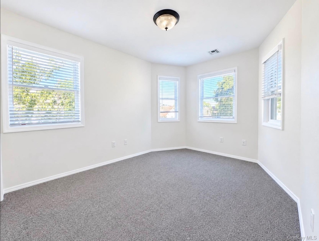 21 Marwood Road N - Photo 9