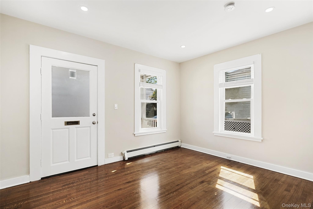 352 Willett Avenue - Photo 5