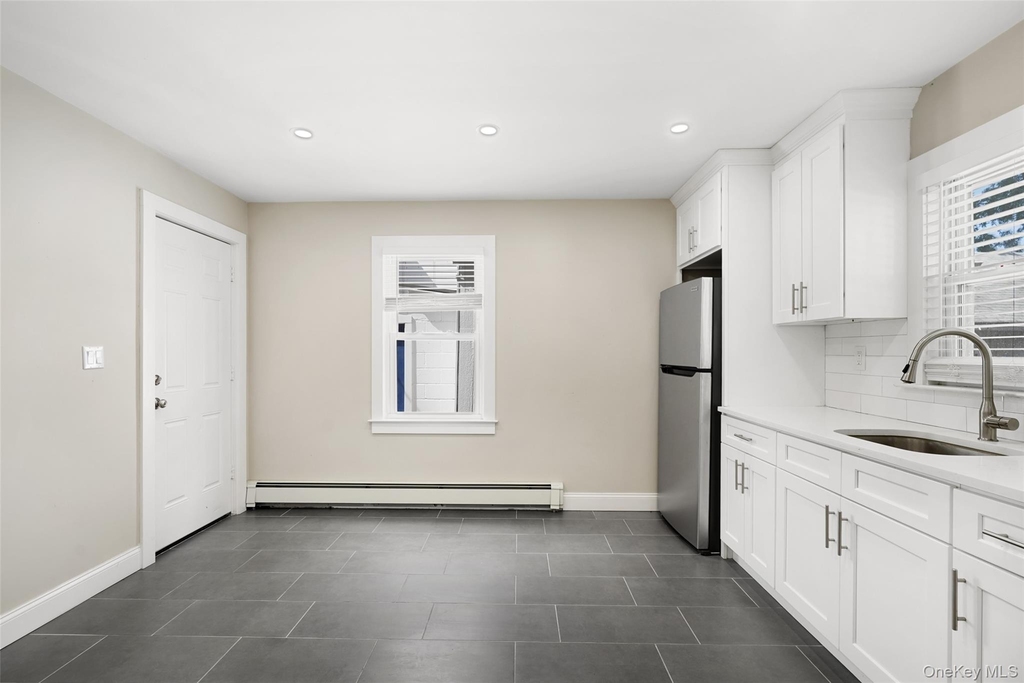 352 Willett Avenue - Photo 3