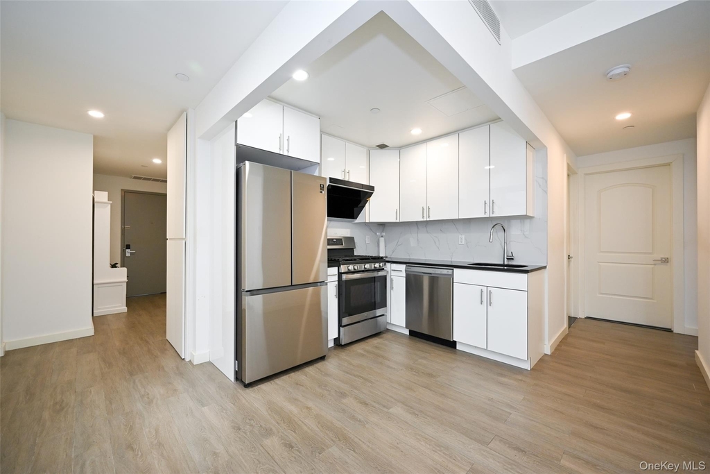 144-27 Sanford Avenue - Photo 6
