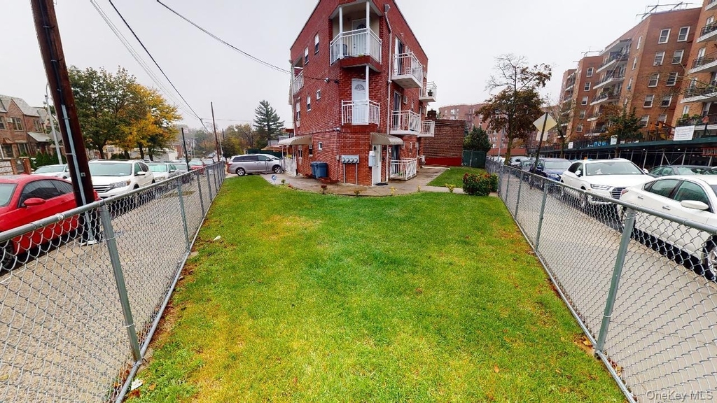 67-08 Exeter Street - Photo 37