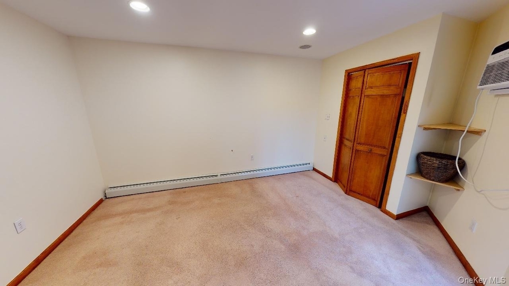 67-08 Exeter Street - Photo 22