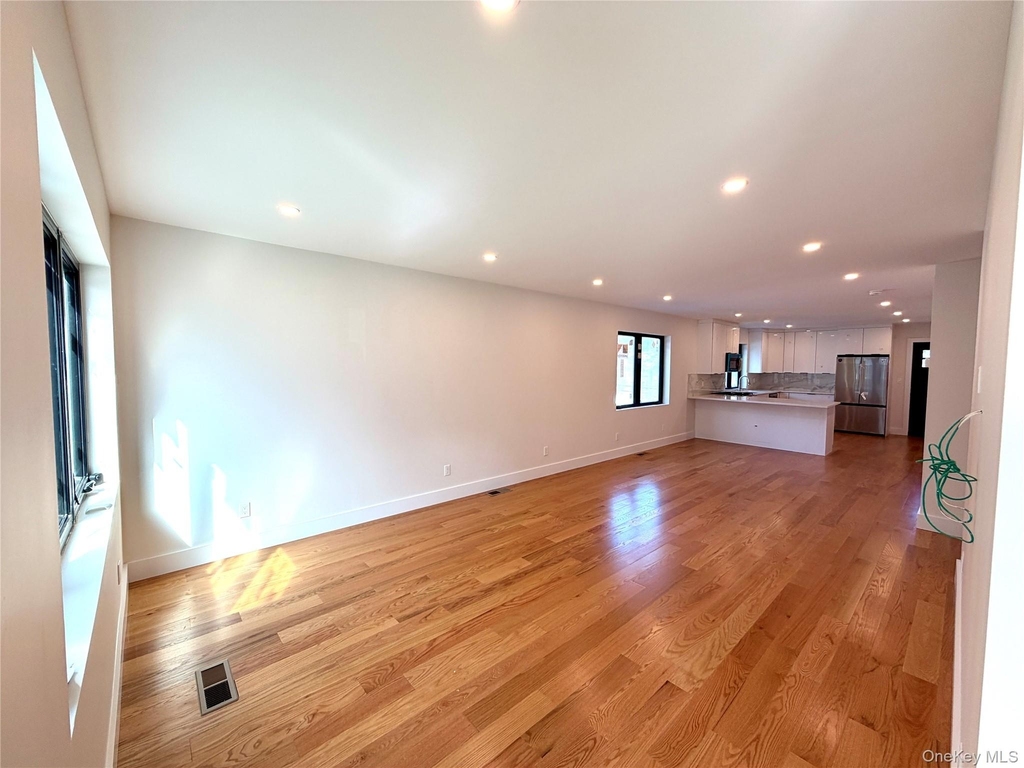 44 New Avenue - Photo 5