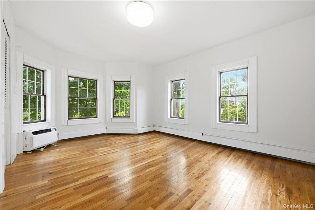 42 Chestnut Street - Photo 11