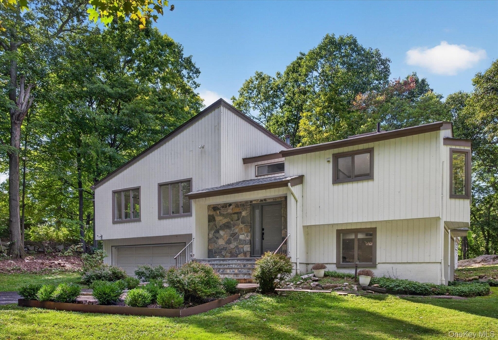 103 Old Highland Turnpike - Photo 2