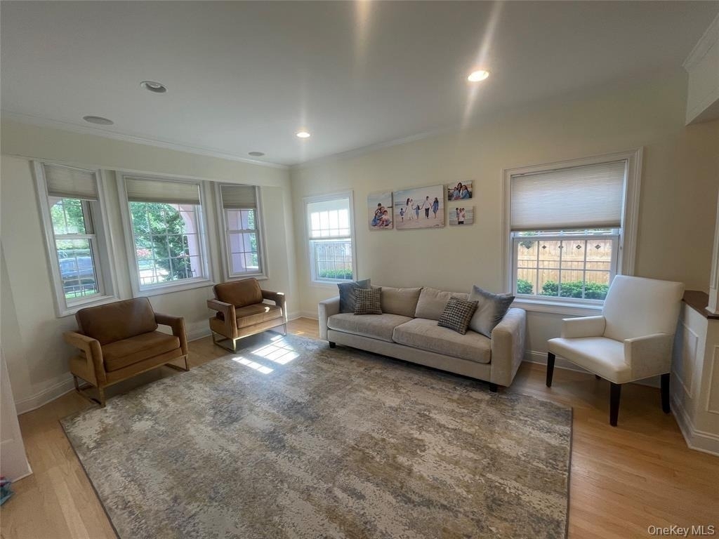 15 W Penn Street - Photo 2