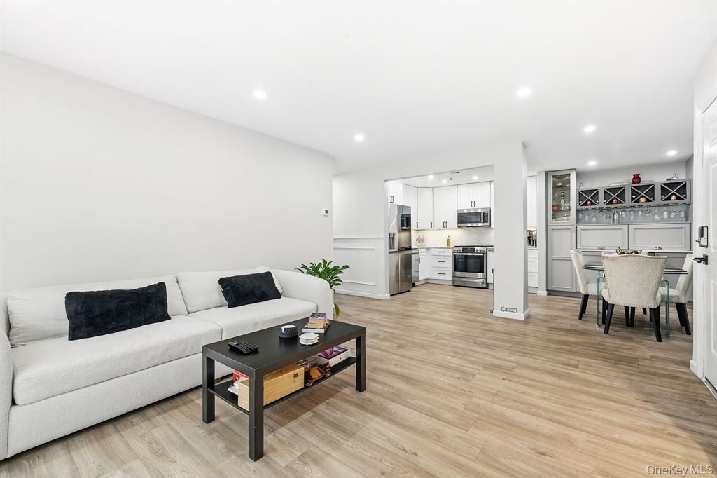 18 Huntington Circle - Photo 4