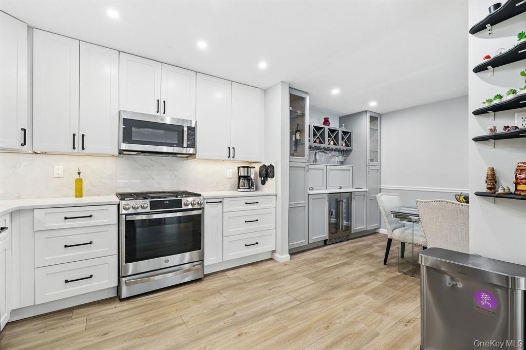18 Huntington Circle - Photo 3