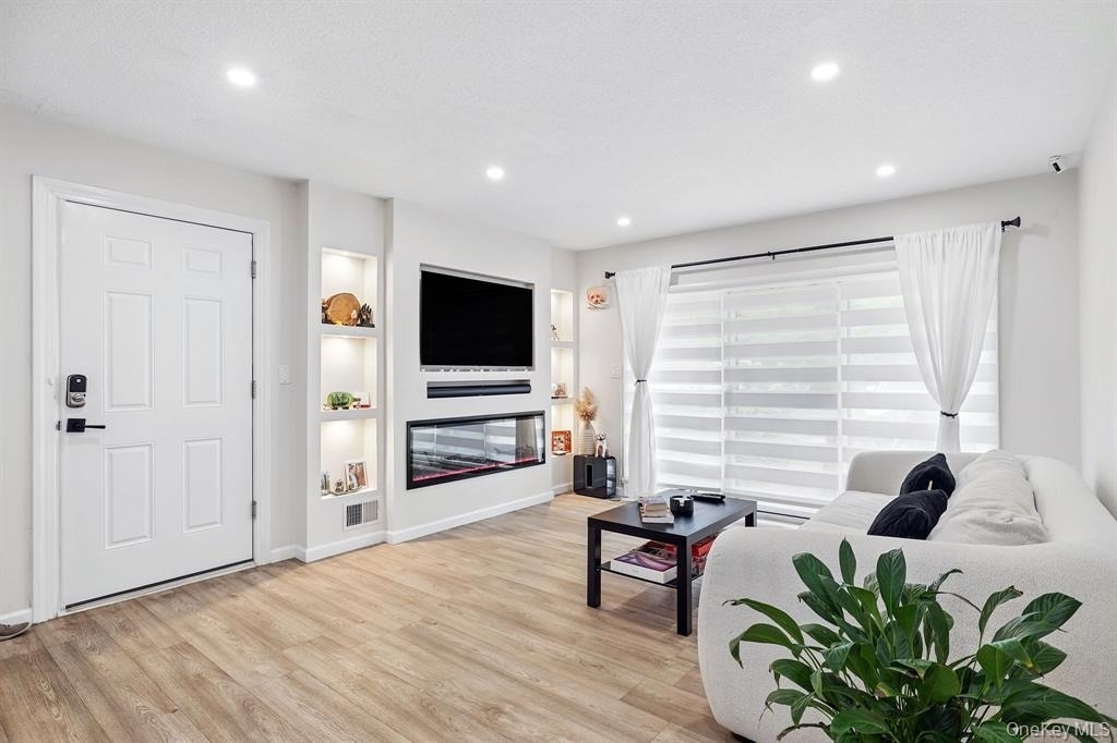 18 Huntington Circle - Photo 1