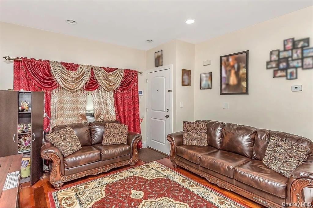 16013 N Conduit Avenue - Photo 4