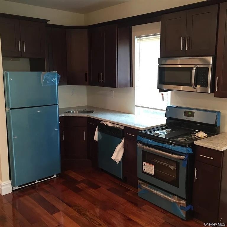 16013 N Conduit Avenue - Photo 1