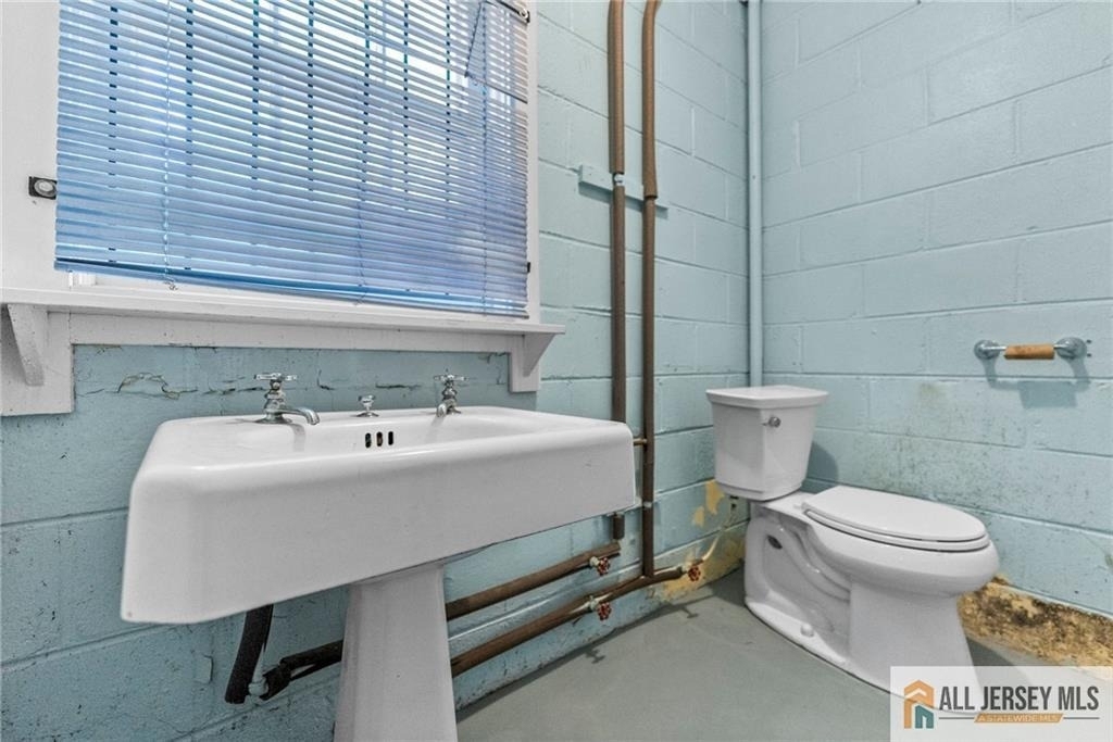 405 Maple Avenue - Photo 16