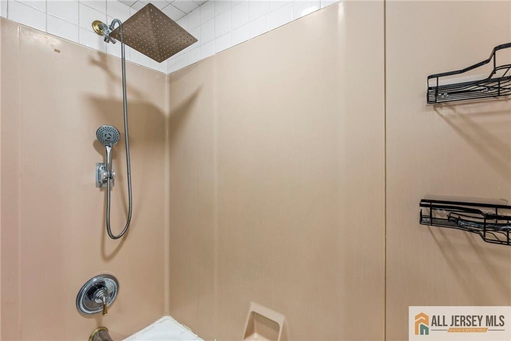 405 Maple Avenue - Photo 13