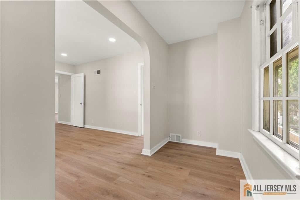 405 Maple Avenue - Photo 8