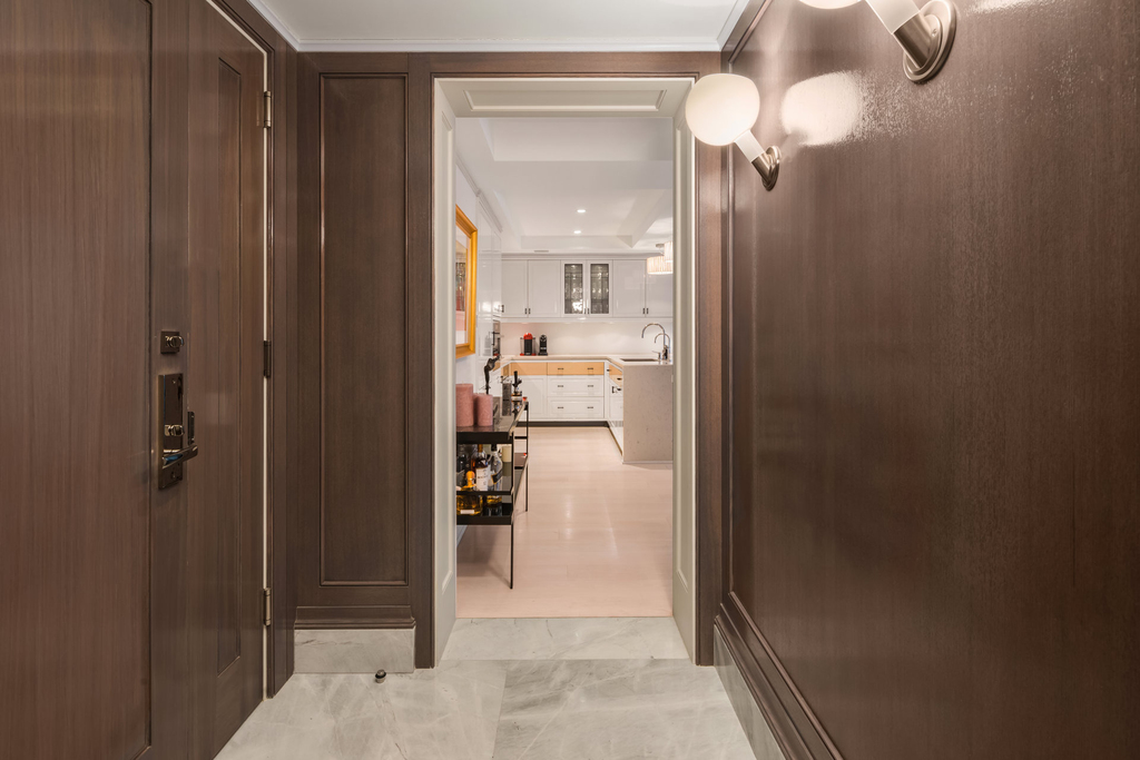 21 E 61st Street - Photo 6