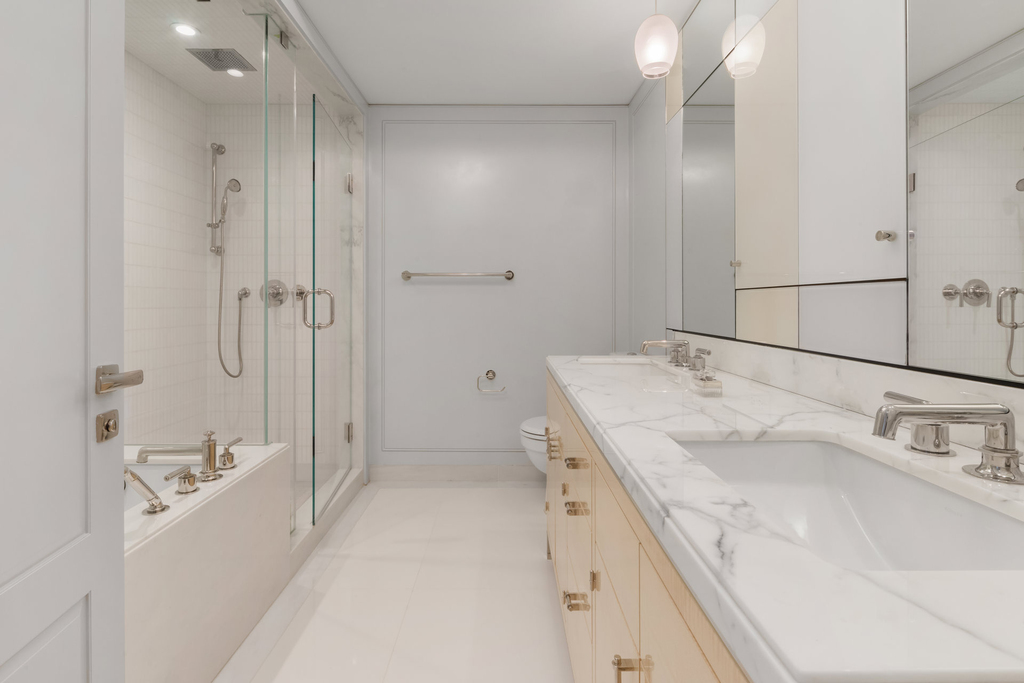 21 E 61st Street - Photo 11