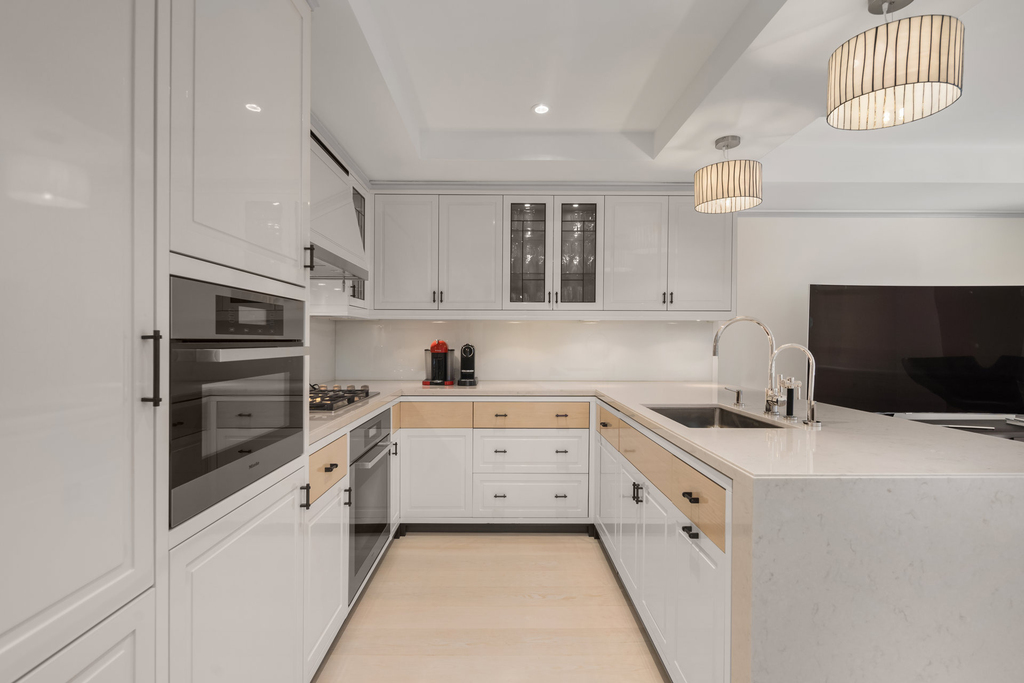 21 E 61st Street - Photo 5