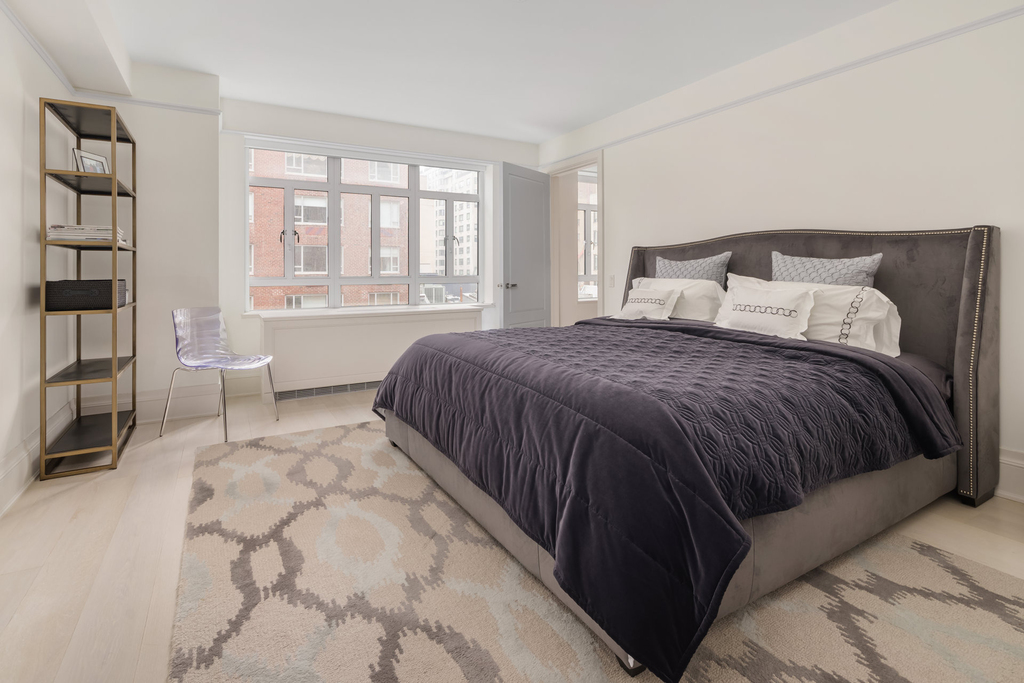 21 E 61st Street - Photo 9