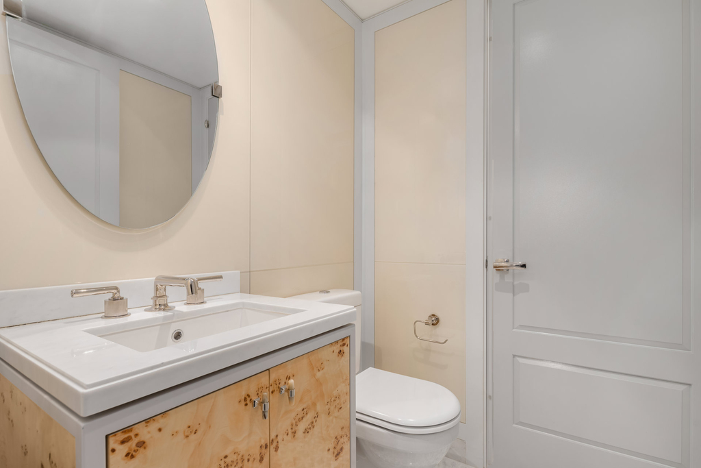 21 E 61st Street - Photo 12