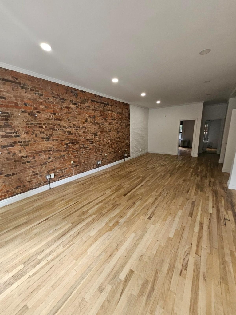 530 Court Street - Photo 1