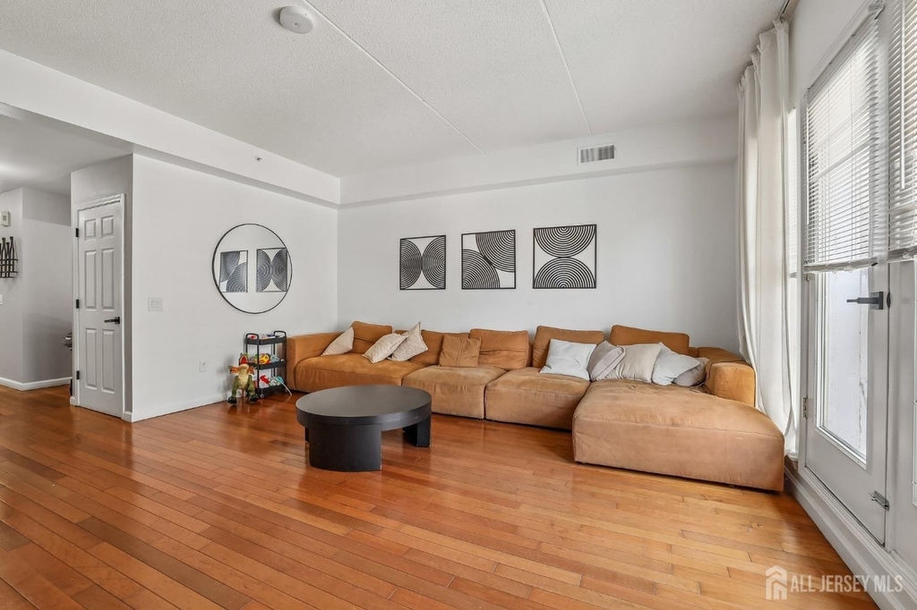 358 Rector Street - Photo 7