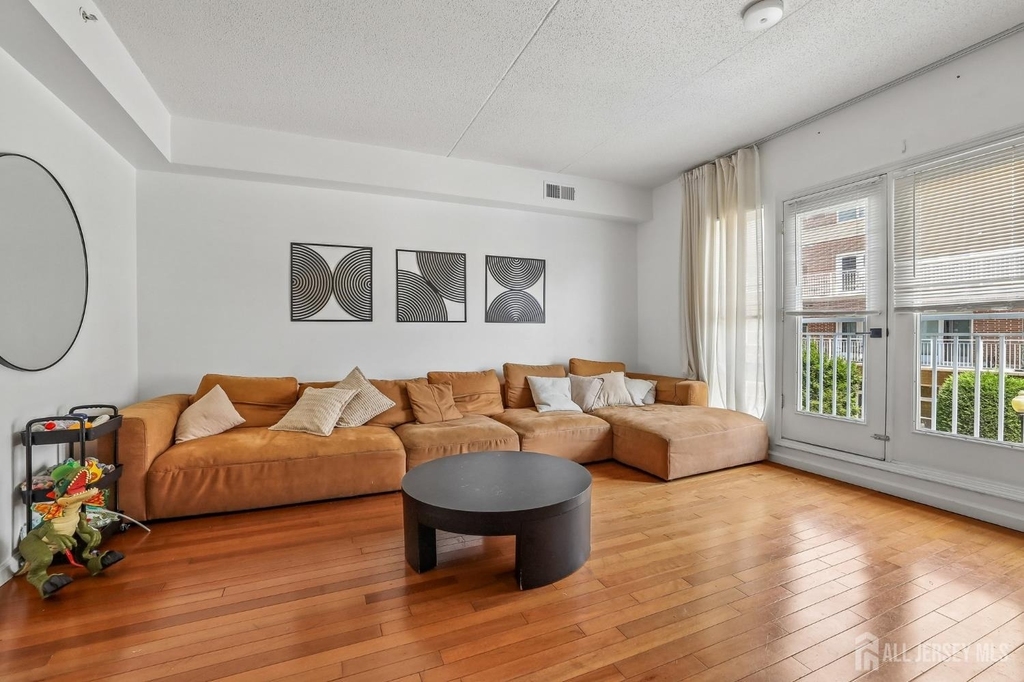 358 Rector Street - Photo 8