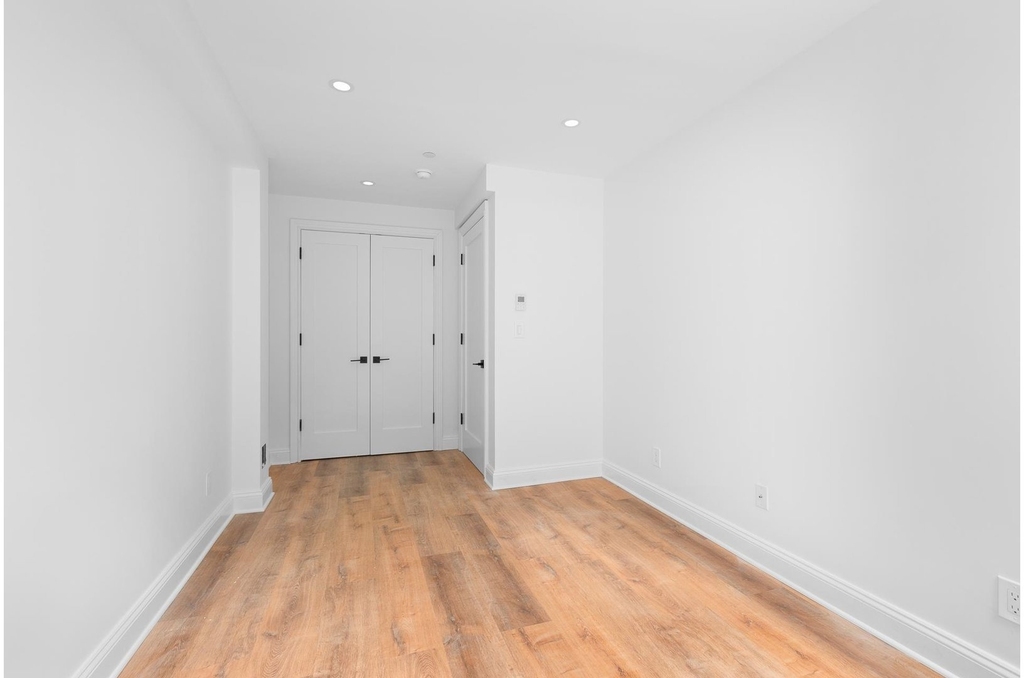 887 St Nicholas Avenue - Photo 11