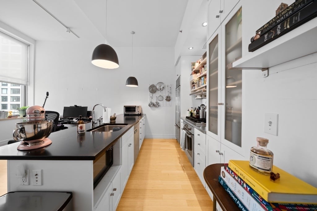 110 Livingston Street - Photo 1