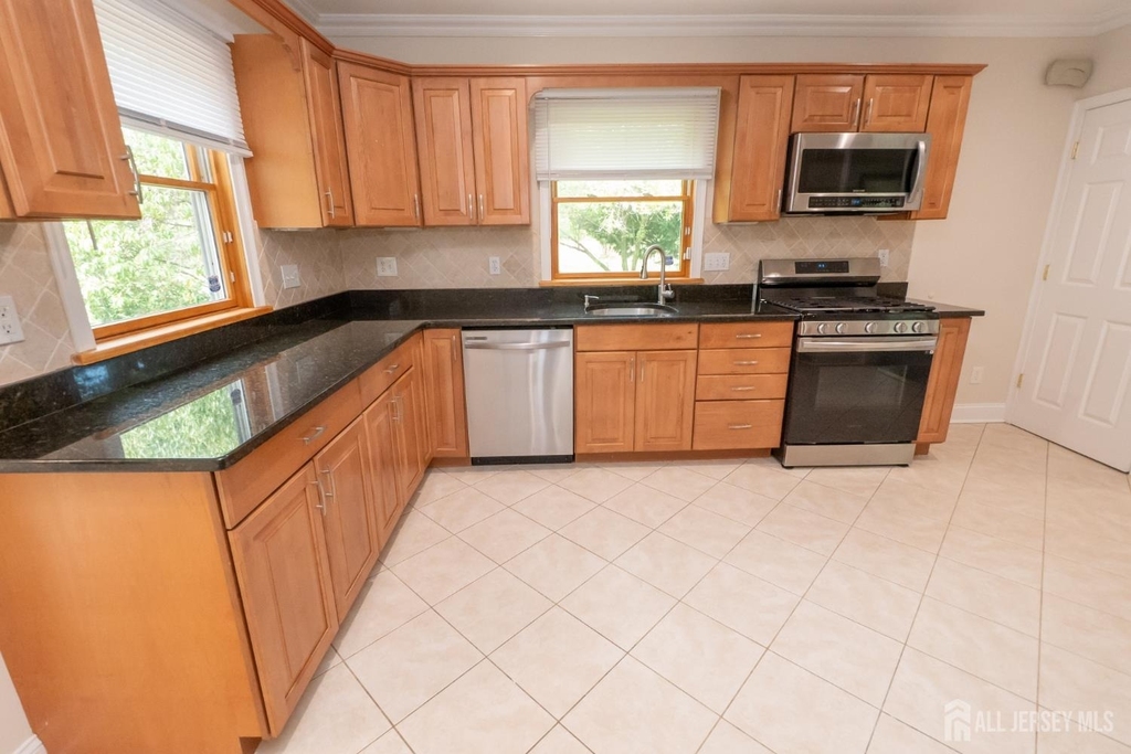 135 Summerhill Road - Photo 6