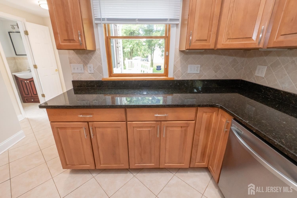135 Summerhill Road - Photo 8