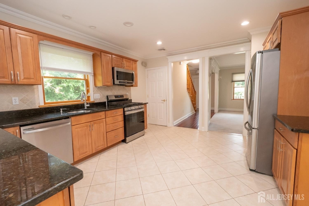 135 Summerhill Road - Photo 5