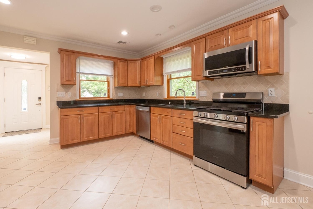 135 Summerhill Road - Photo 7