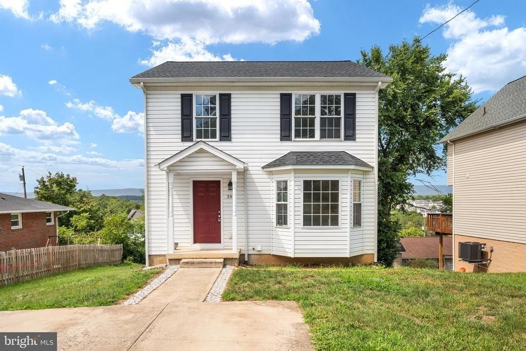 395 Stonewall Street - Photo 1