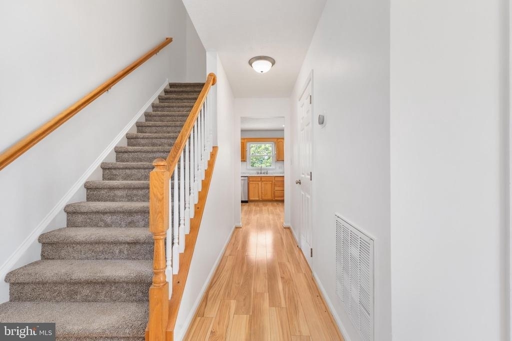 395 Stonewall Street - Photo 2