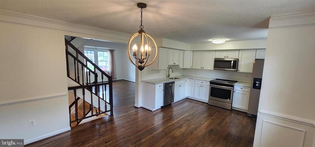 13592 Bentley Circle - Photo 4