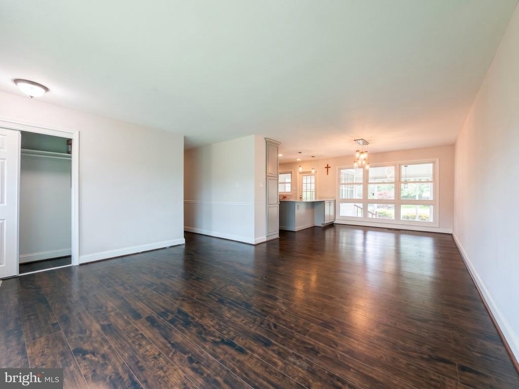 7108 Ordway Road - Photo 2