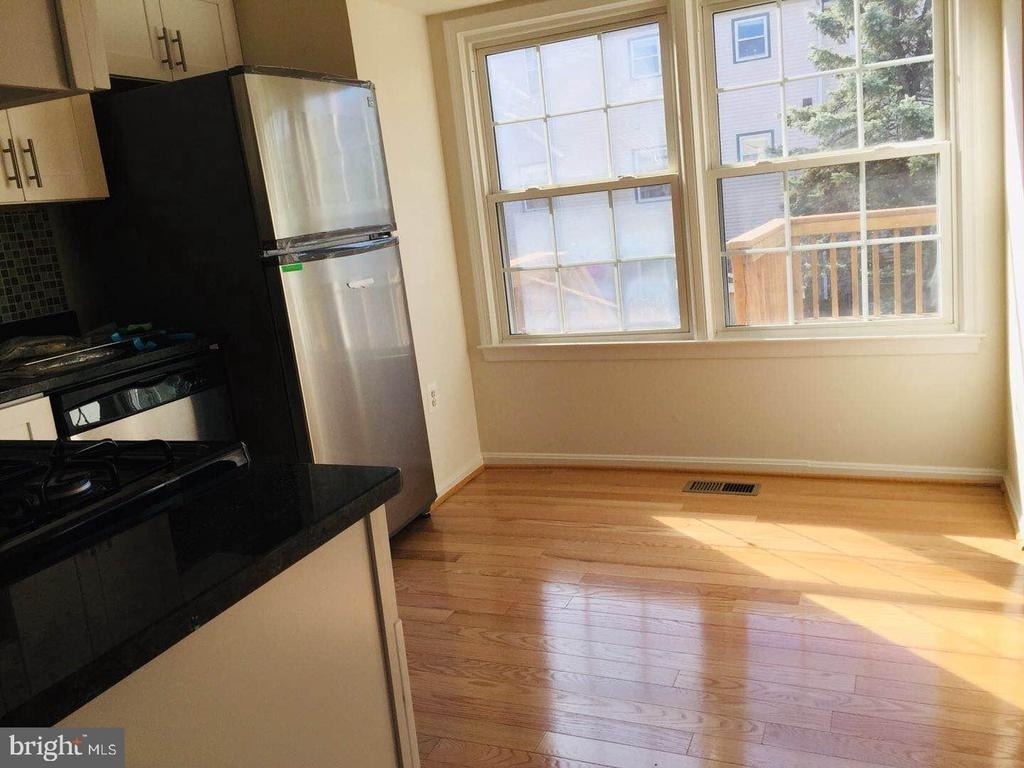 3055 Hickory Grove Court - Photo 2
