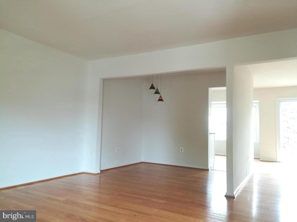 3055 Hickory Grove Court - Photo 4