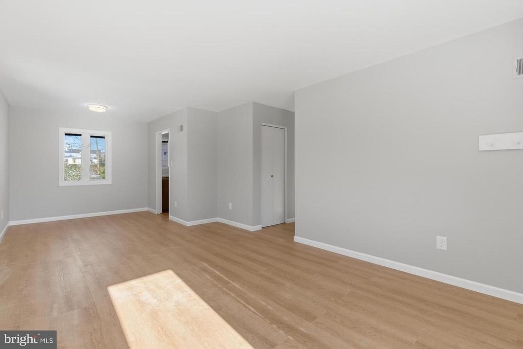 1813 Olmstead Drive - Photo 3