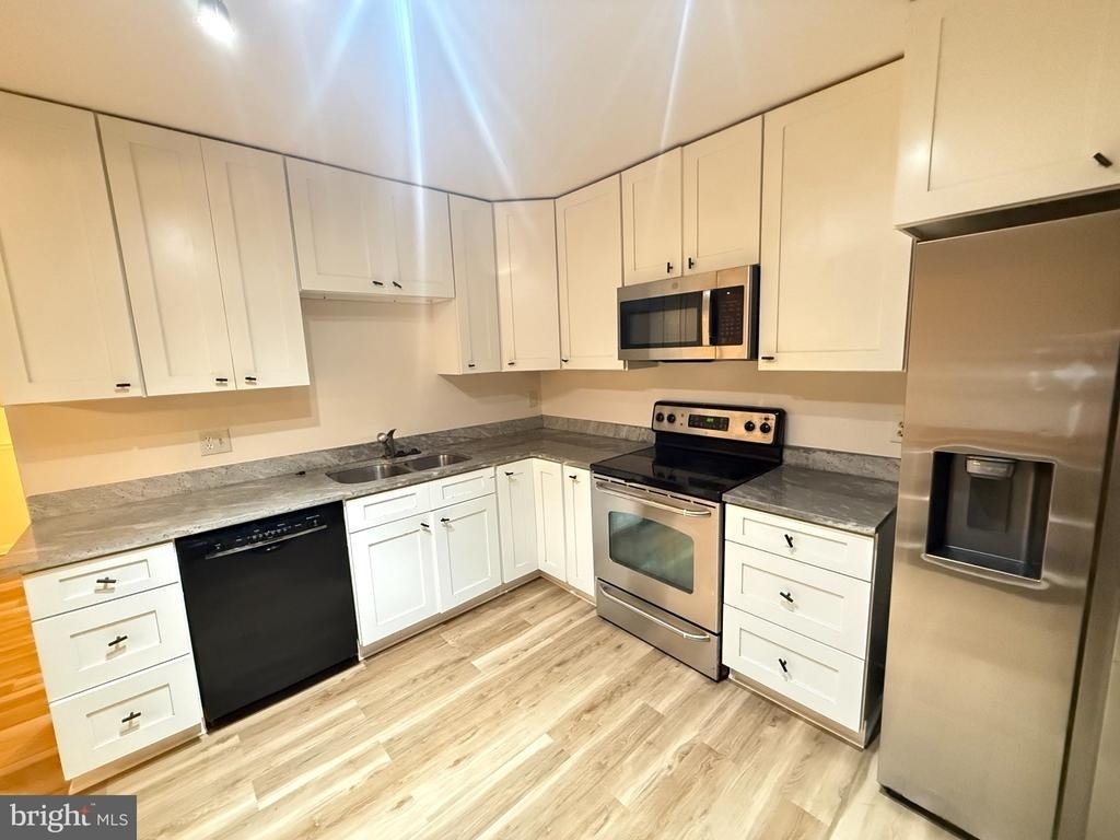 8915 Grandstaff Court - Photo 3