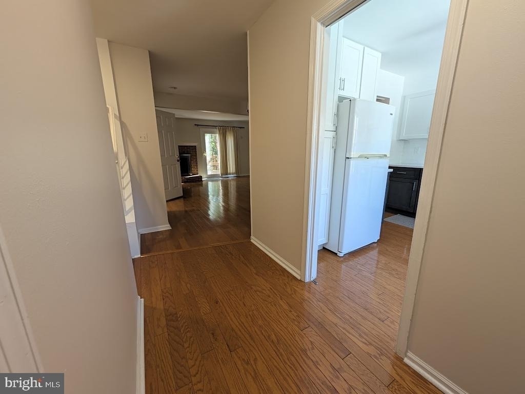 8241 Clifton Farm Court - Photo 4