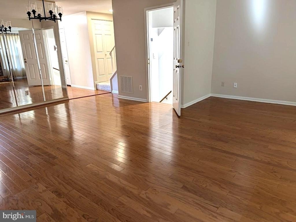 8241 Clifton Farm Court - Photo 6