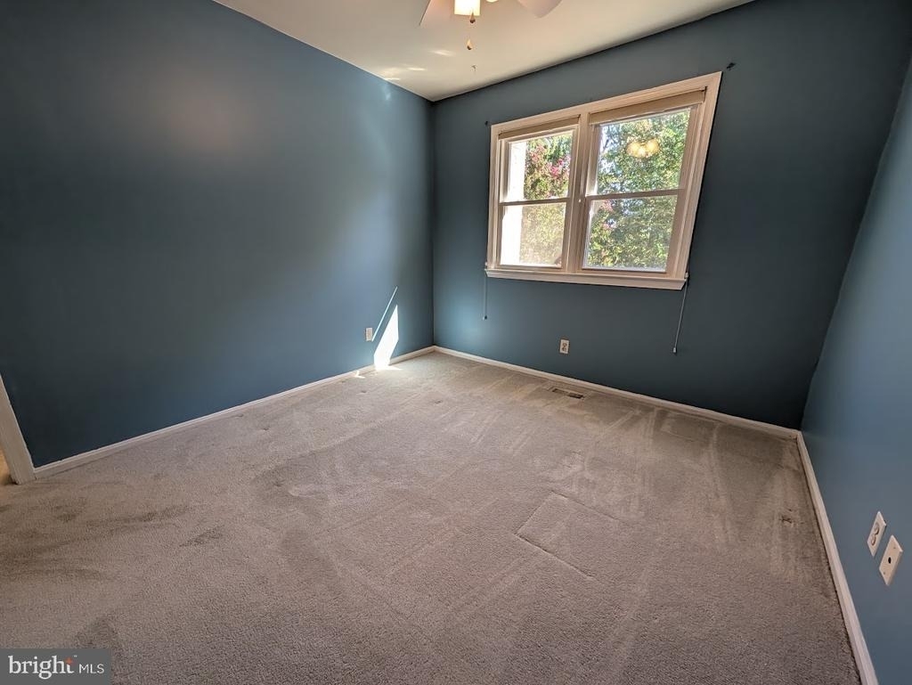 8241 Clifton Farm Court - Photo 18